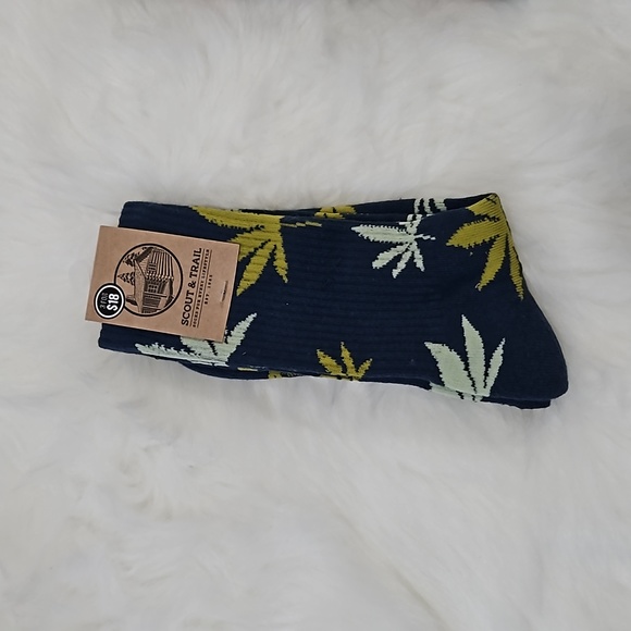 NEW WITH TAGS- SCOUT & TRAIL 420 FRIENDLY WEED SOCKS 4 PAIRS. - Picture 3 of 6